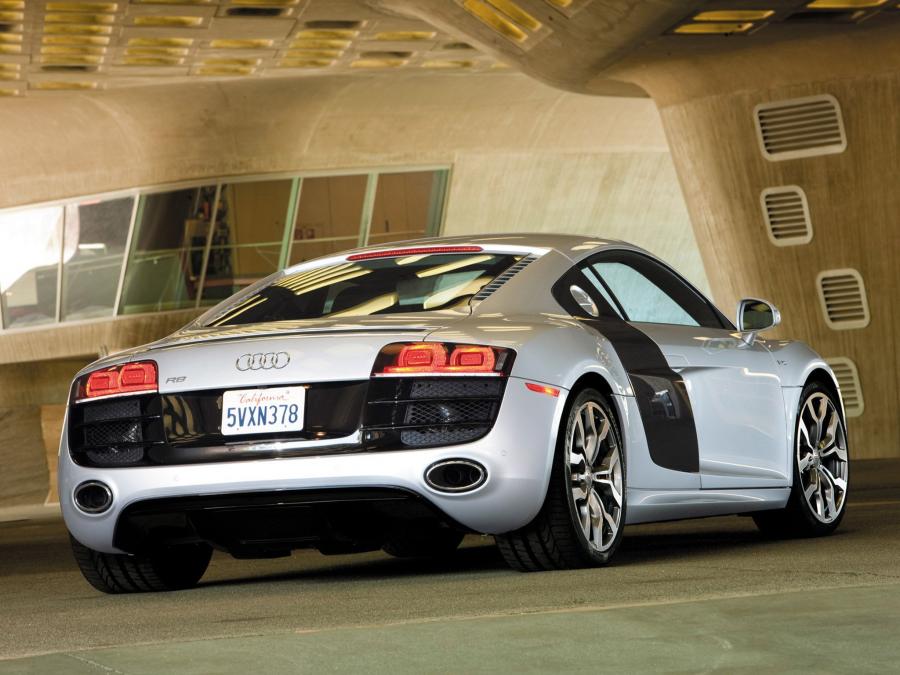  Audi R8 V10 2009 года  (NA) (фото 14 из 18)